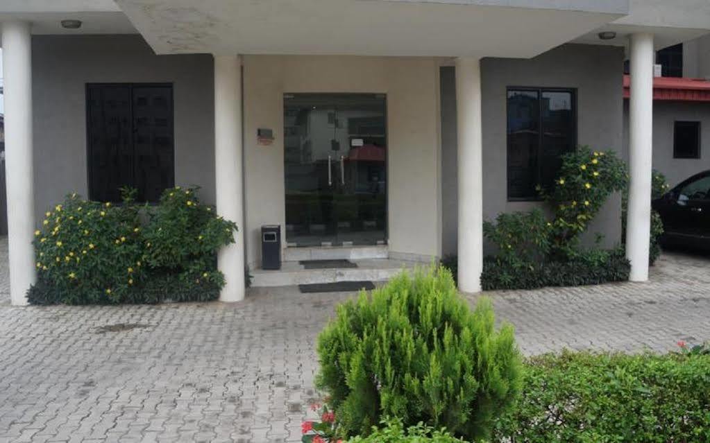 Knightsbridge Hotel Ikeja Buitenkant foto